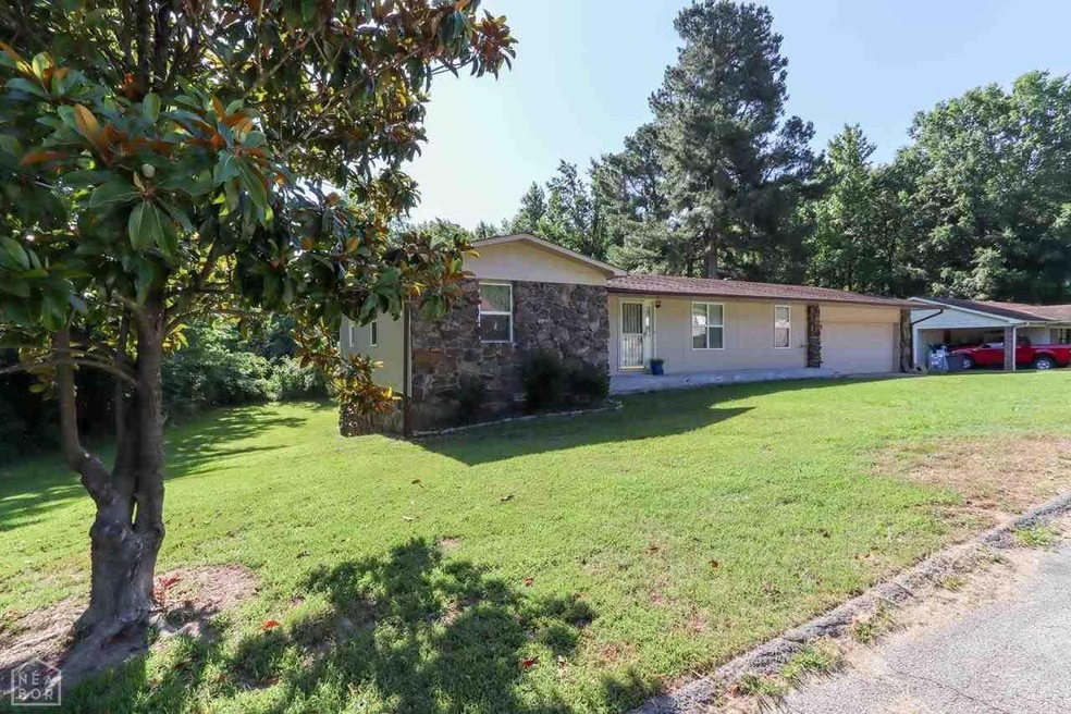 403 Foxfire Dr, Paragould, AR 72450 - photo 1