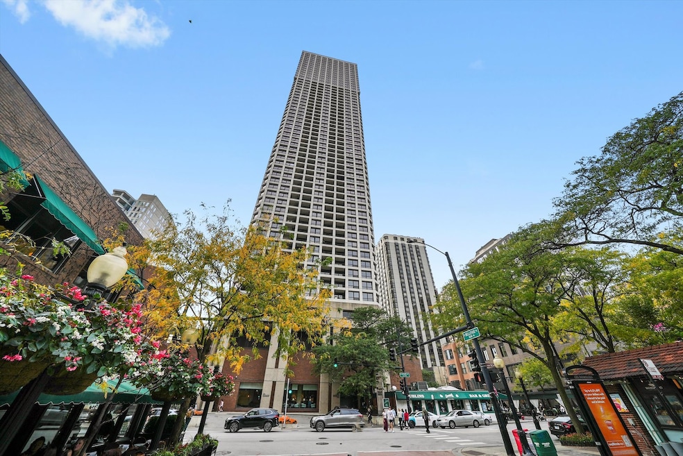 Newberry Plaza unit 39A, Chicago, IL 60610 - photo 1