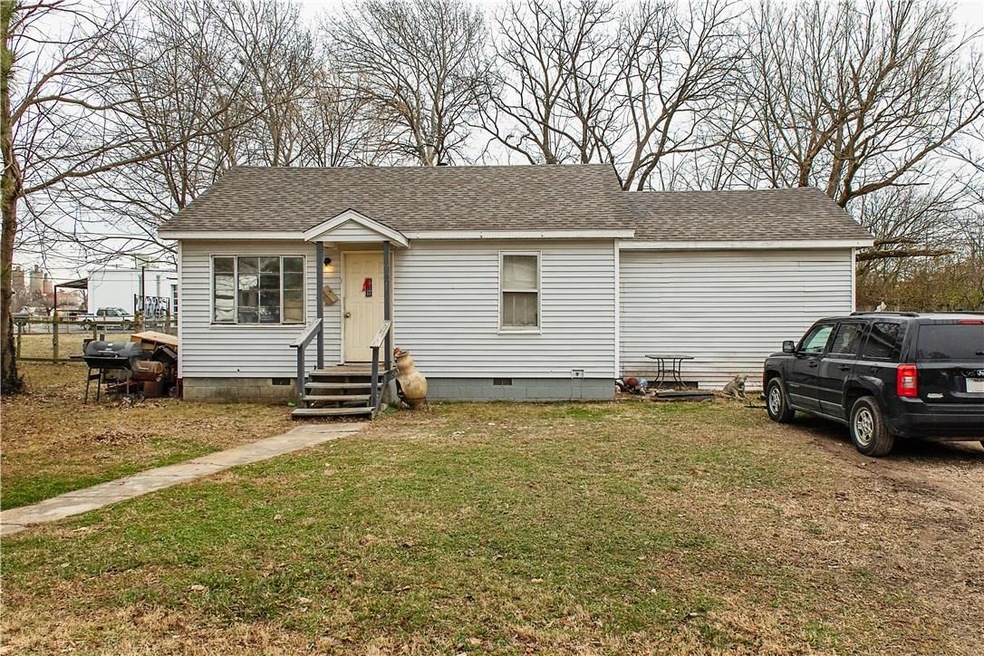 721 N 3rd St, Rogers, AR 72756 - photo 1