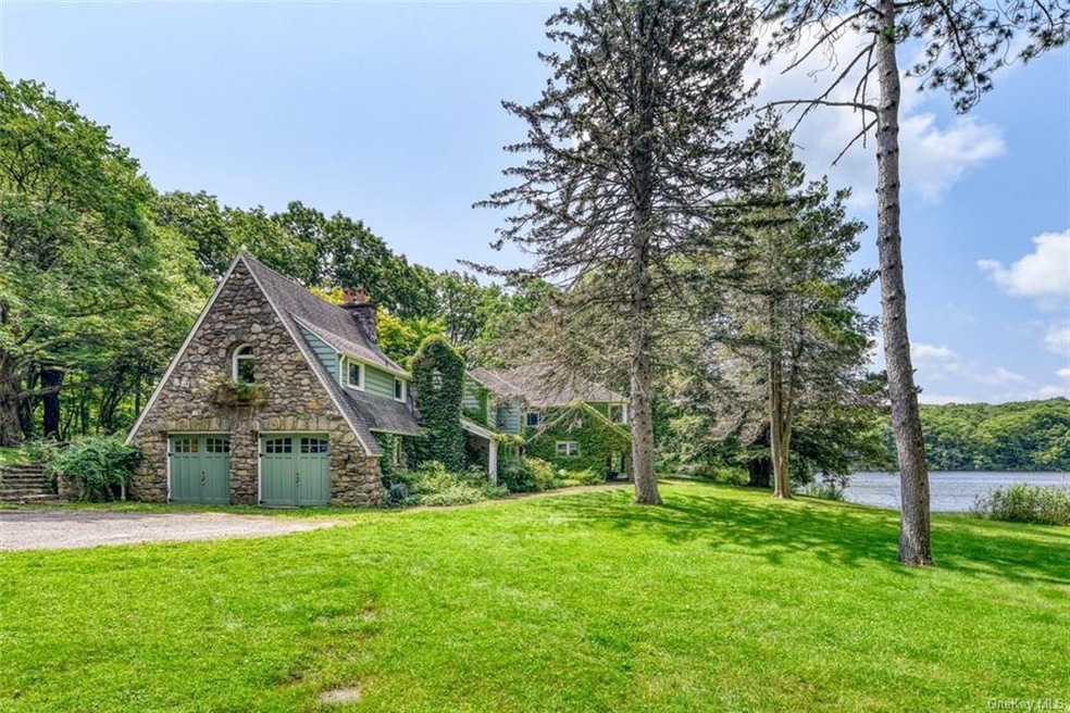 Welcome to 755 E. Mountain Rd. South.