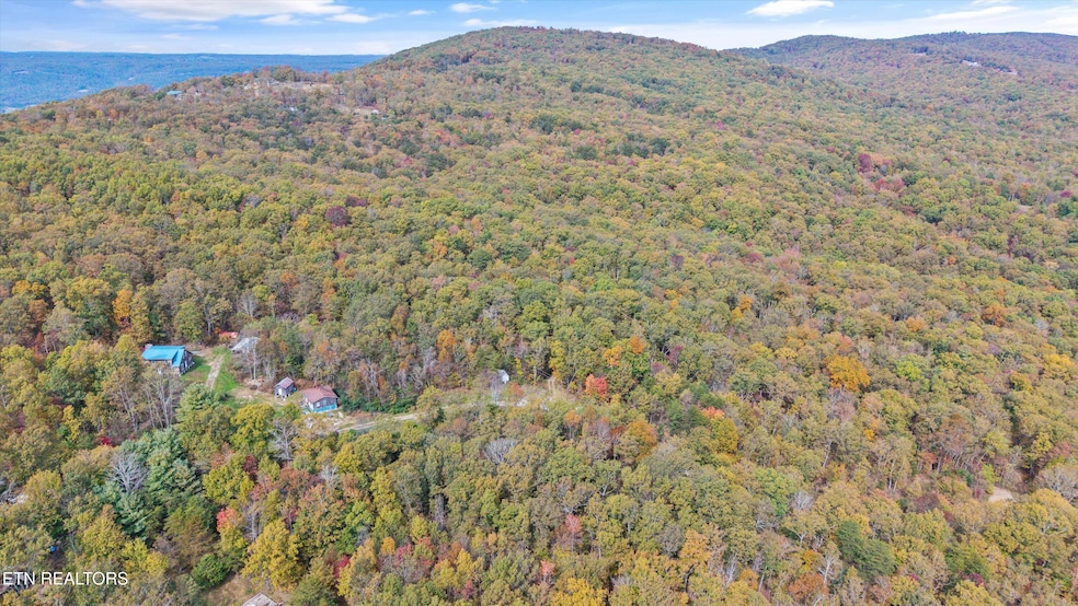 01-285 Raeanne Dr -01