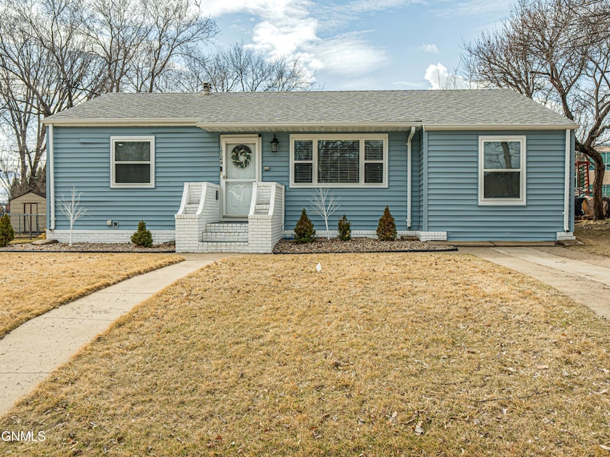 1724 4th Street, Bismarck, ND 58501