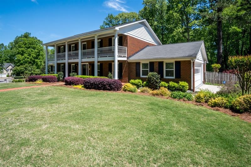 110 Ashwood Dr, Roswell, GA 30076 - photo 1