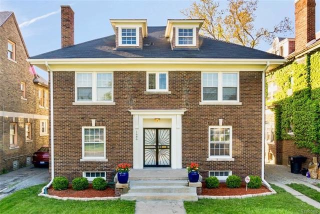 1686 Chicago new Main photo.jpg