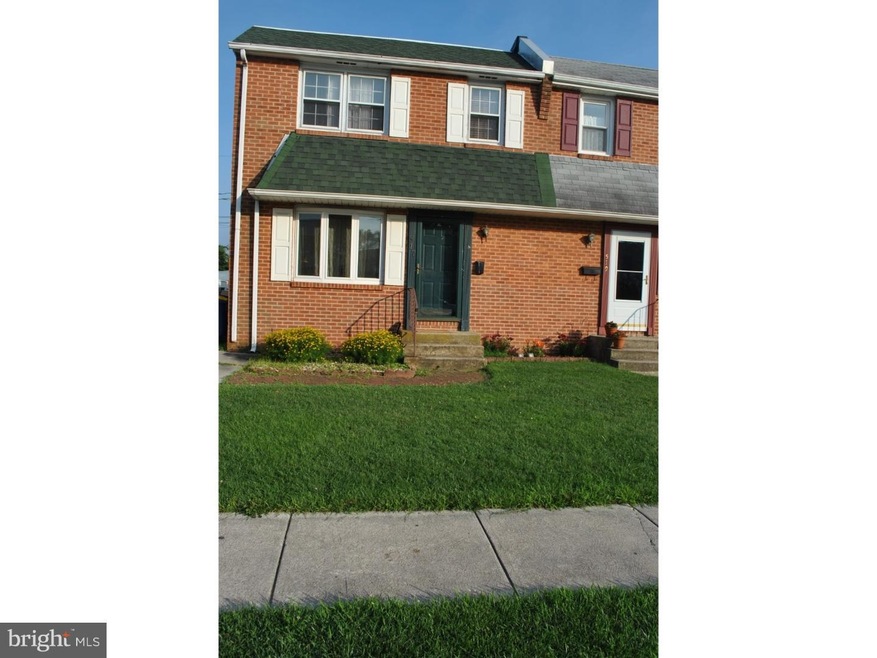 517 W 11th St, New Castle, DE 19720 - photo 1