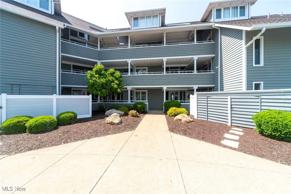 90 Marina Point Dr, Sandusky, OH 44870 - photo 1