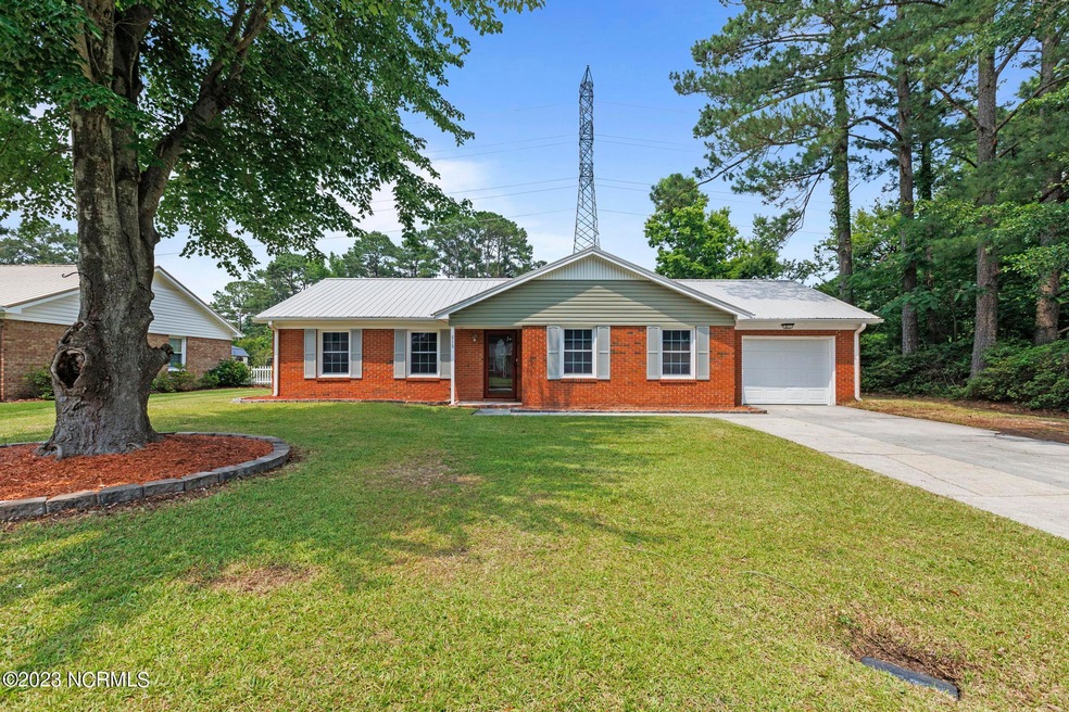 315 Greenbriar Dr, Jacksonville, NC 28546 - photo 1