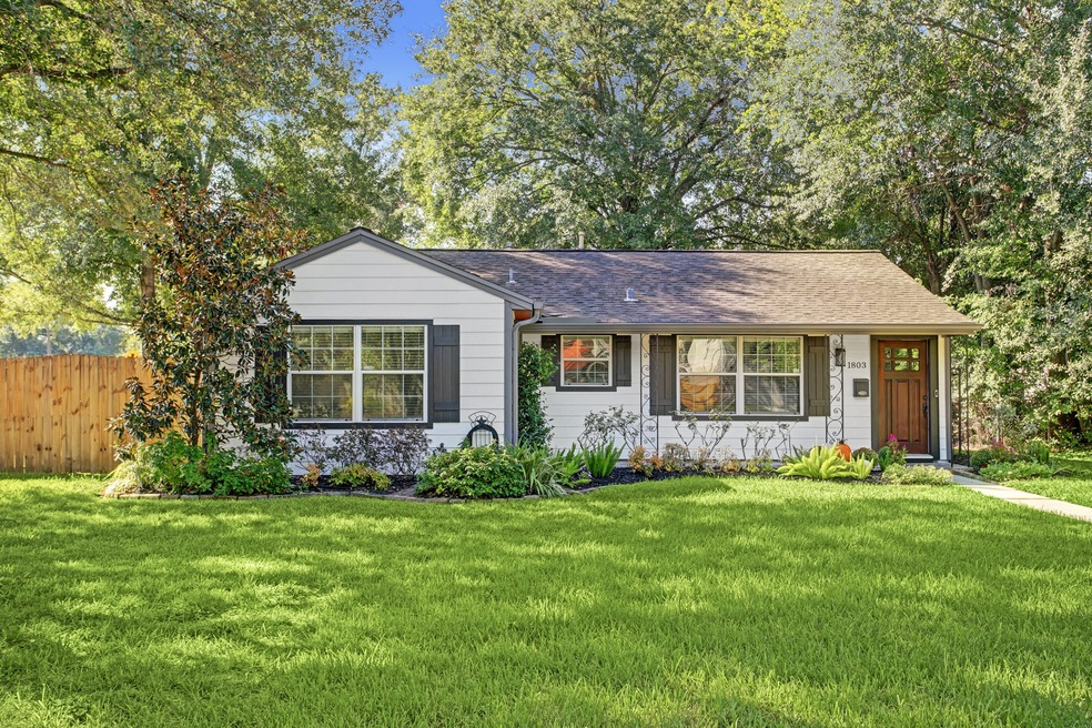 1803 Woodcrest Dr, Houston, TX 77018 - photo 1