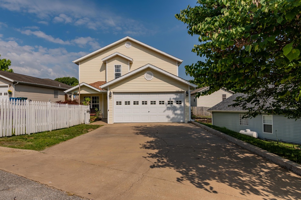 435DeerRunRdBranson-1Exterior(1)