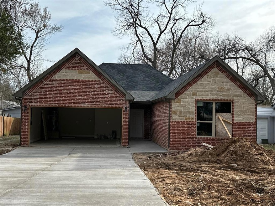 620 W Acheson St, Denison, TX 75020 - photo 1