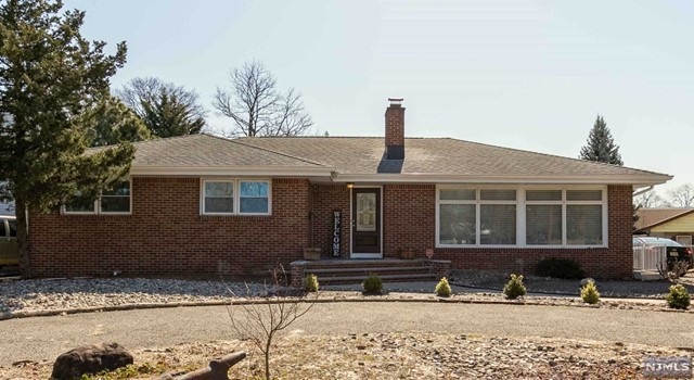 126 Riverside Ave unit 1, Lyndhurst, NJ 07071 - photo 1