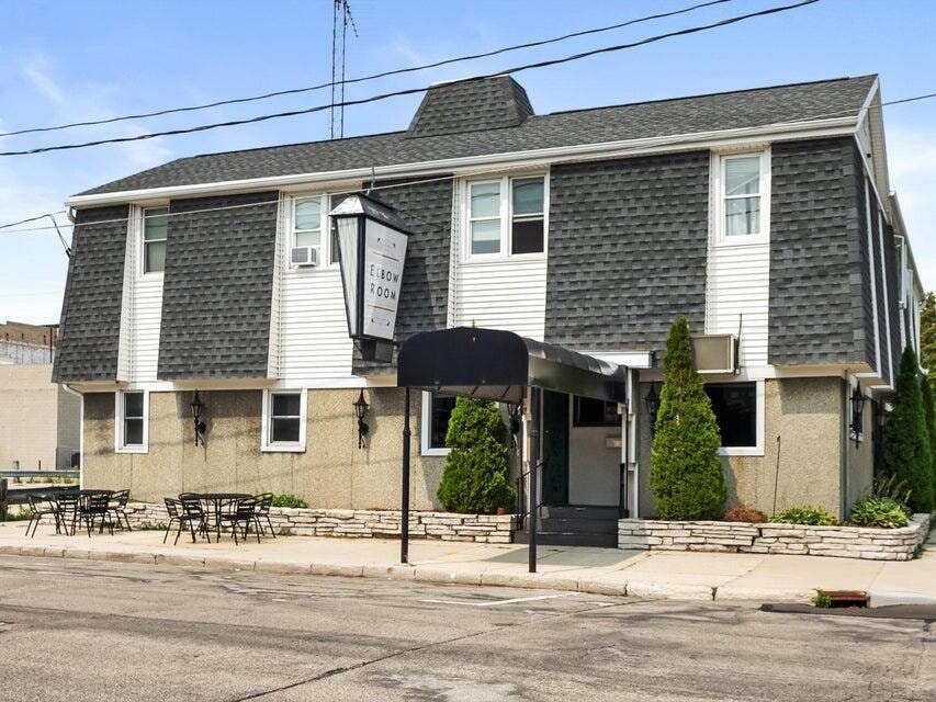 702 Buffalo St Front of Building
