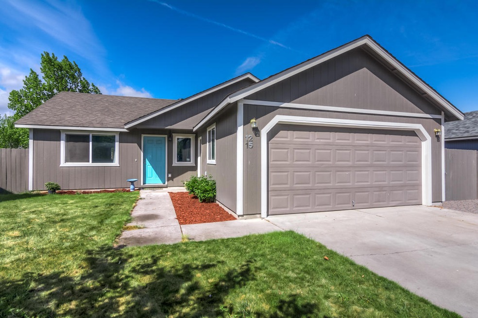 1215 SW 32nd Ct, Redmond, OR 97756 - photo 1