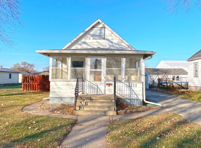 1111 W Thomas Ave, Shenandoah, IA 51601 - photo 1