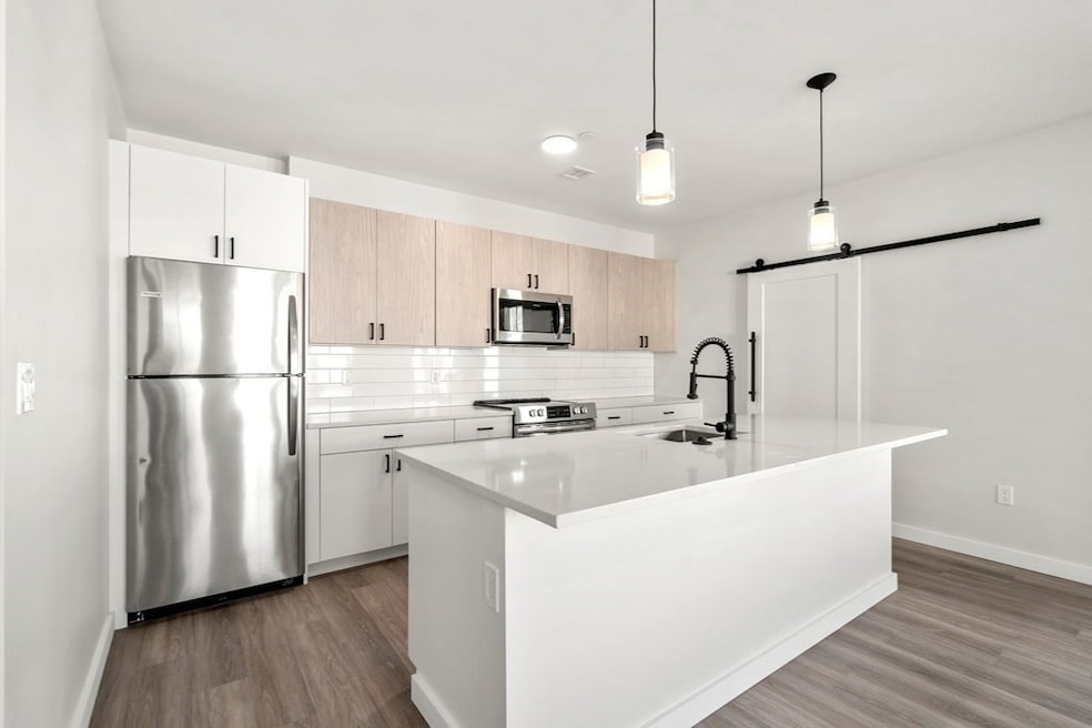 10 Somerset Ave unit 407, Winthrop, MA 02152 - photo 1