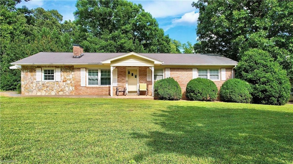 1825 Rilla St, Asheboro, NC 27205 - photo 1