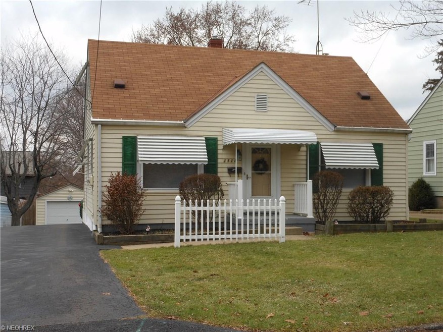 Adorable bungalow in Plain school district. Well m