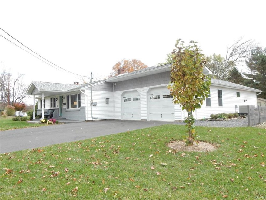 579 Circle Dr, East Stroudsburg, PA 18301 - photo 1