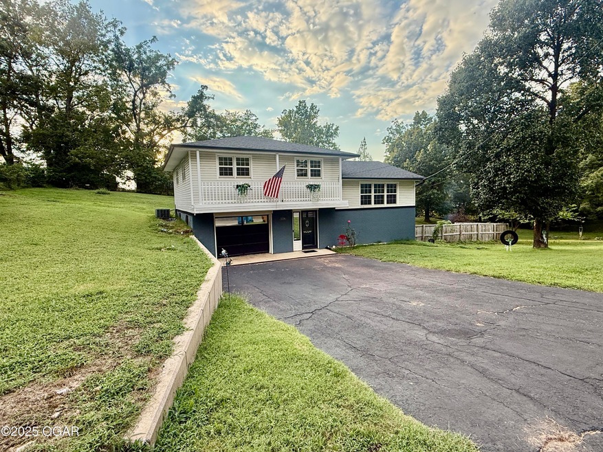 3336 S Sergeant Ave, Joplin, MO 64804 - photo 1