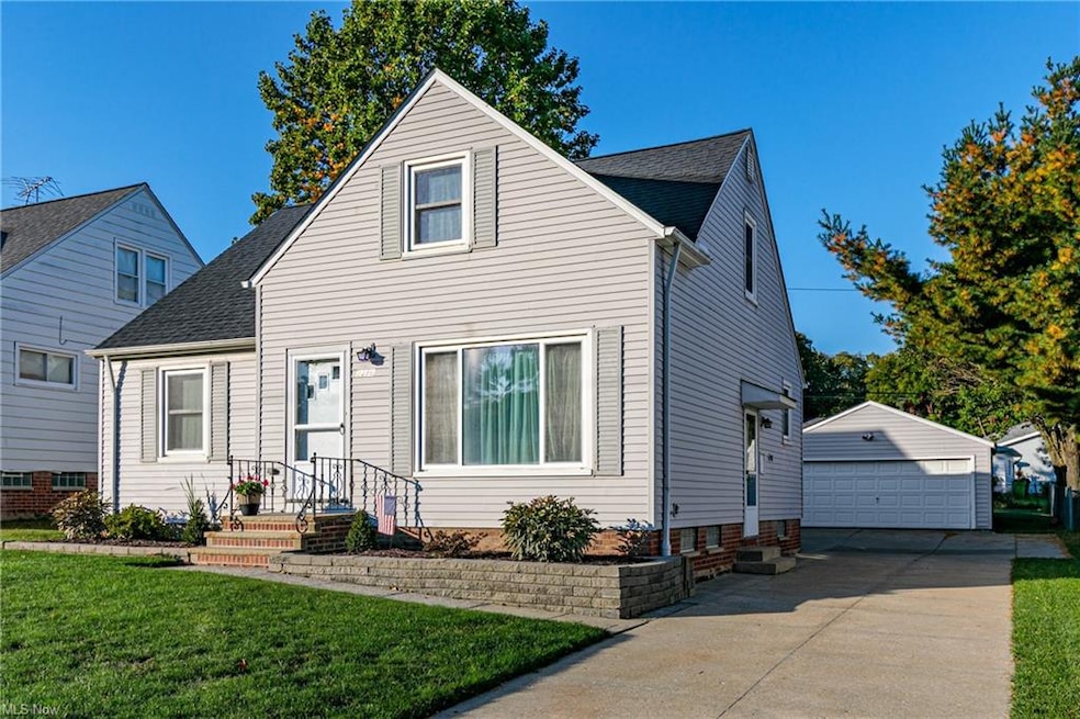 2386 E 290th St, Wickliffe, OH 44092 - photo 1