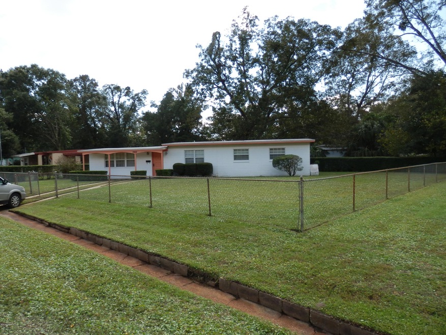 2902 Brackridge Blvd E, Jacksonville, FL 32216 - photo 1