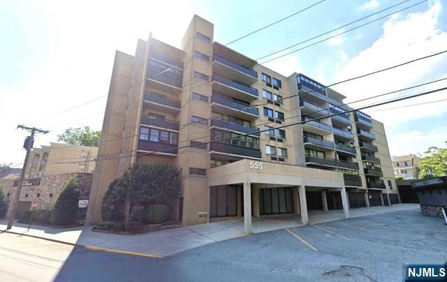 The Chateau unit 2E, Cliffside Park, NJ 07010 - photo 1