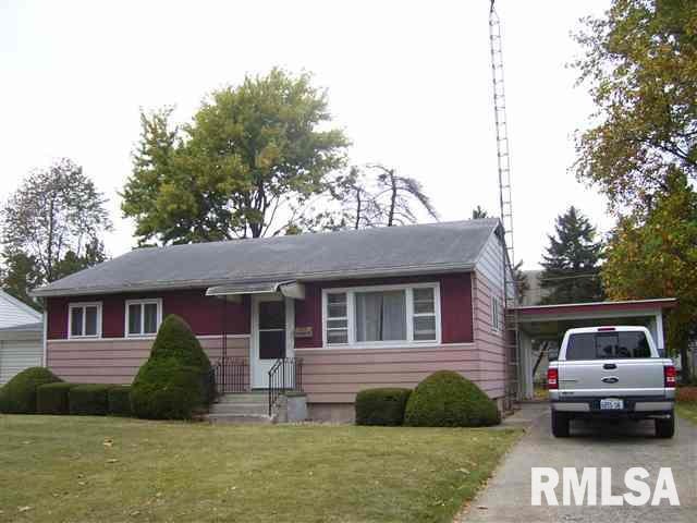 190 Welch Dr, Lincoln, IL 62656 - photo 1