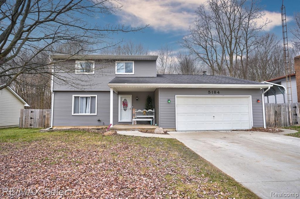 5184 Birchcrest Dr, Swartz Creek, MI 48473 - photo 1