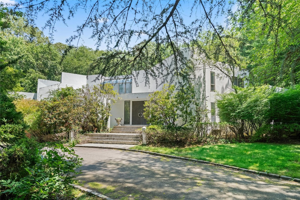 Sold $1,710,000 • Co-Listing Agent