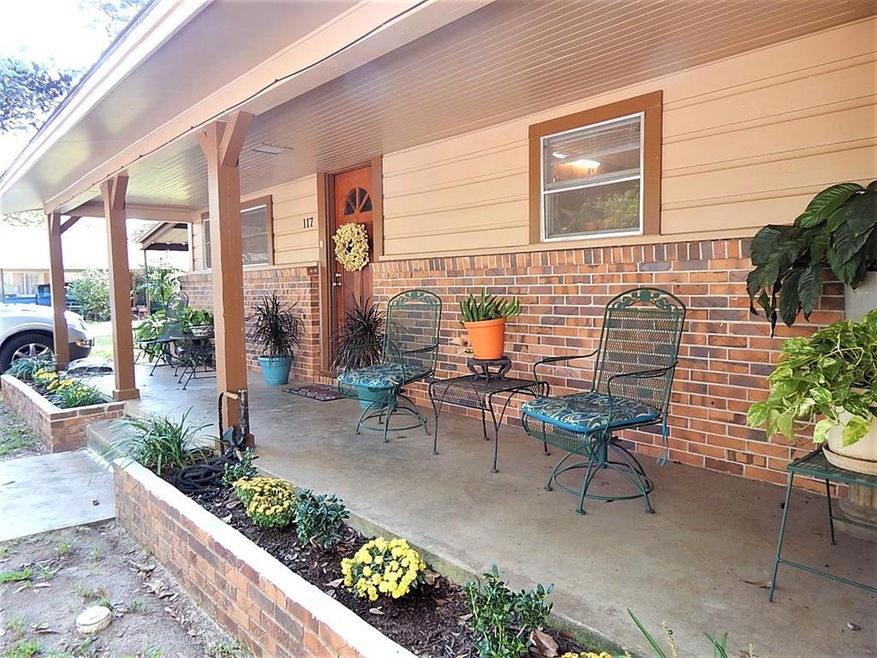 117 N Popp St, Nacogdoches, TX 75964 - photo 1