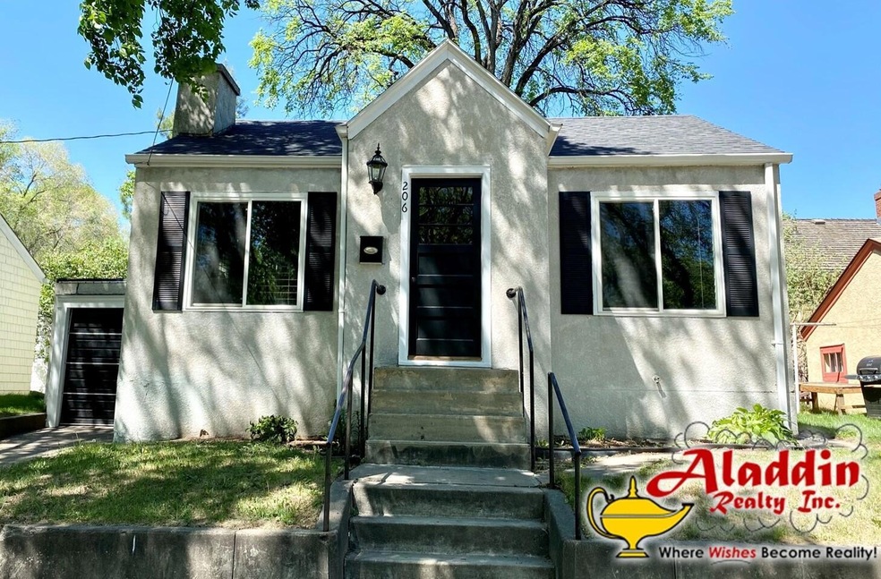 206 D Ave W