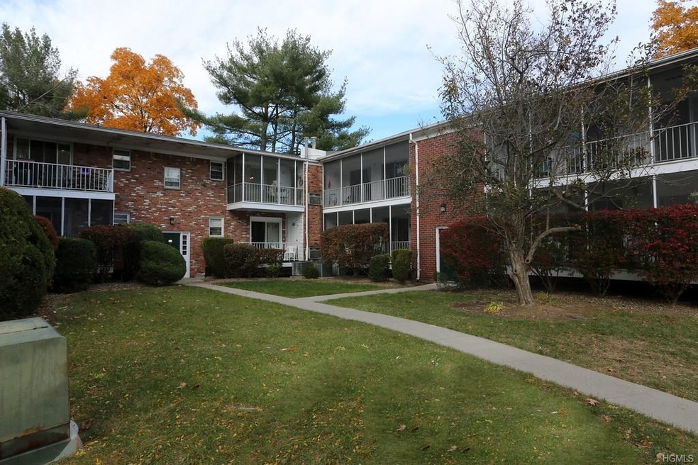 1 Essex Ln unit C6, Suffern, NY 10901 - photo 1
