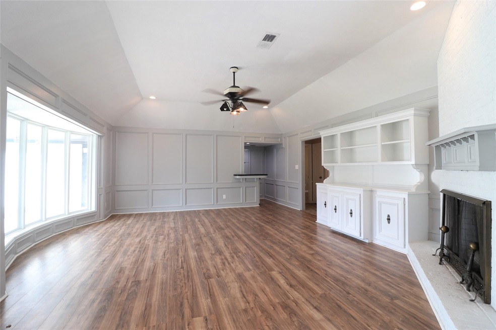 2100 Meadow Ln, Richmond, TX 77469 - photo 1