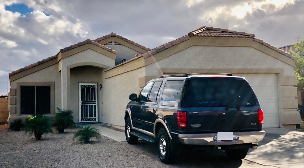 12329 W Columbine