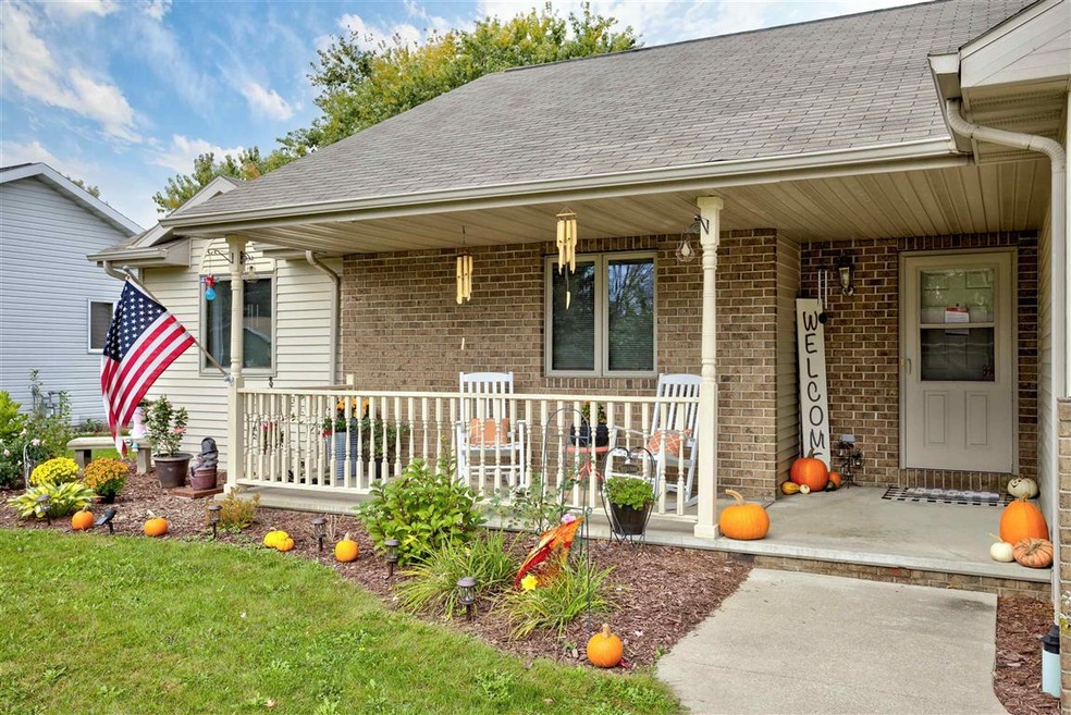 2128 W Hiawatha Dr, Appleton, WI 54914 - photo 1