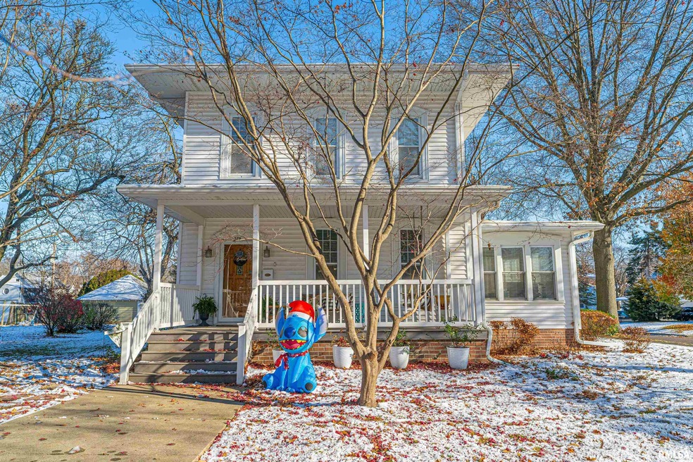 326 Lincoln Ave, Lincoln, IL 62656 - photo 1