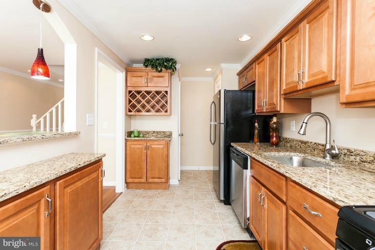 5540 Silverbell Rd, Baltimore, MD 21206 - photo 1