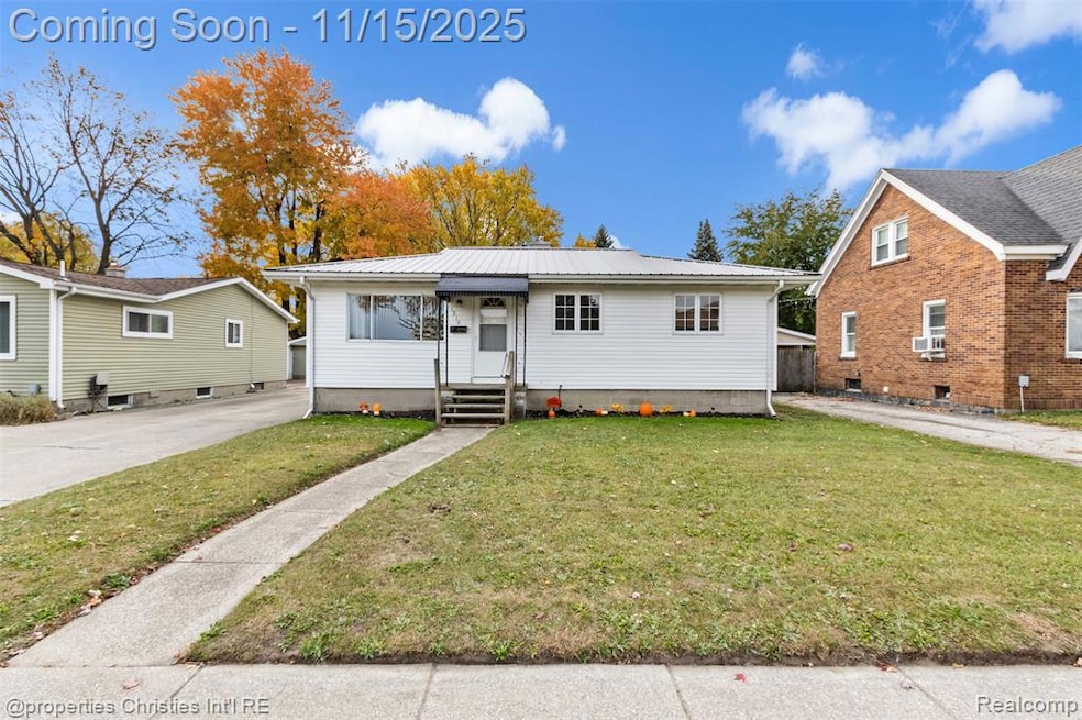 1218 Garfield St, Port Huron, MI 48060 - photo 1