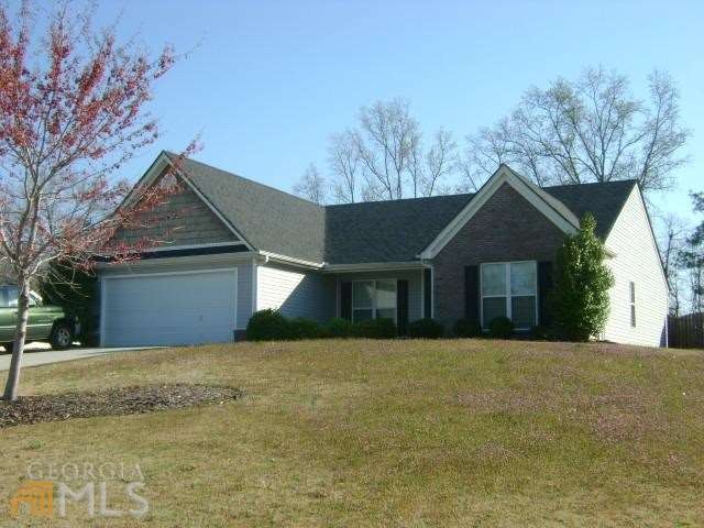 831 Custom Ln, Winder, GA 30680 - photo 1