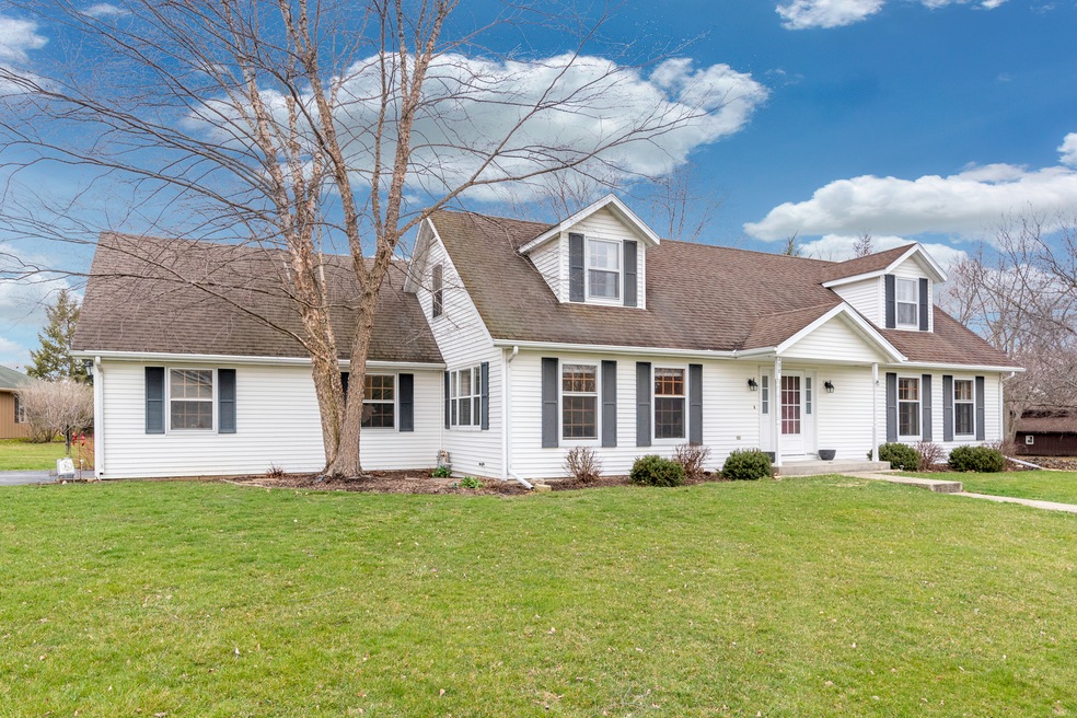NEW ROOF COMING SOON!!  Seller is just waiting for