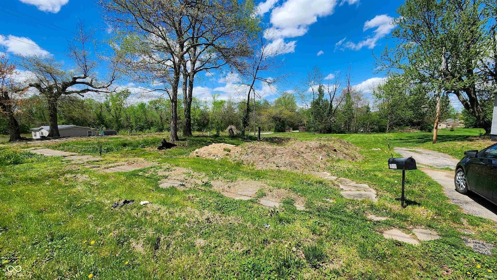 570 W Johnson St, Sullivan, IN 47882 - photo 1