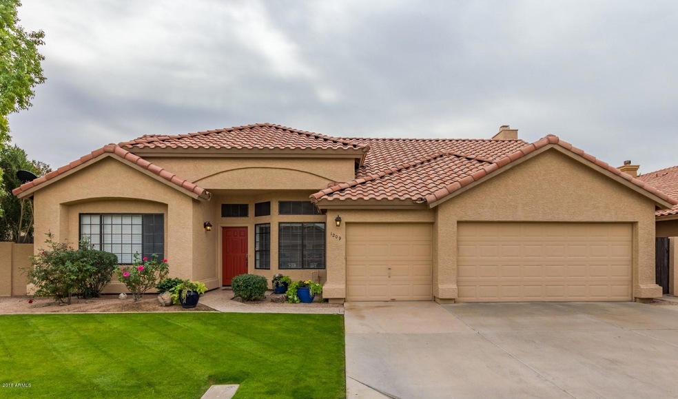 Gorgeous curb appeal