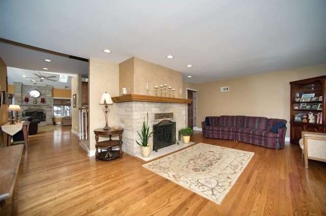 228 N Geneva Ave, Elmhurst, IL 60126 - photo 1