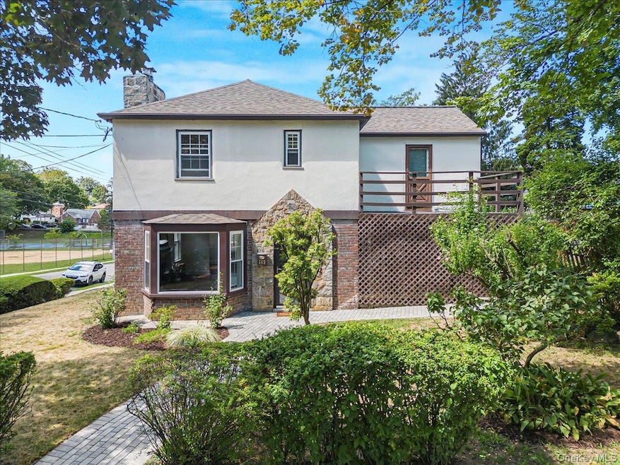 Pending $749,997 • Co-Listing Agent