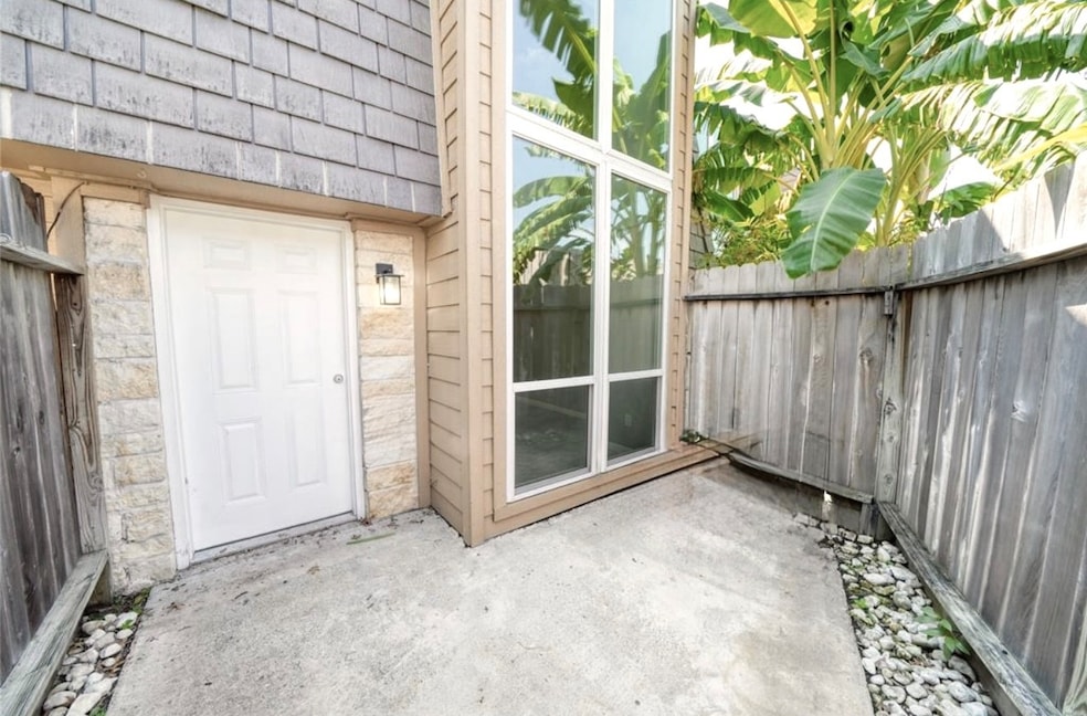 For Rent $1,250/month