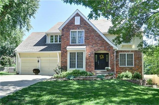 8526 Hallet St, Lenexa, KS 66215 - photo 1