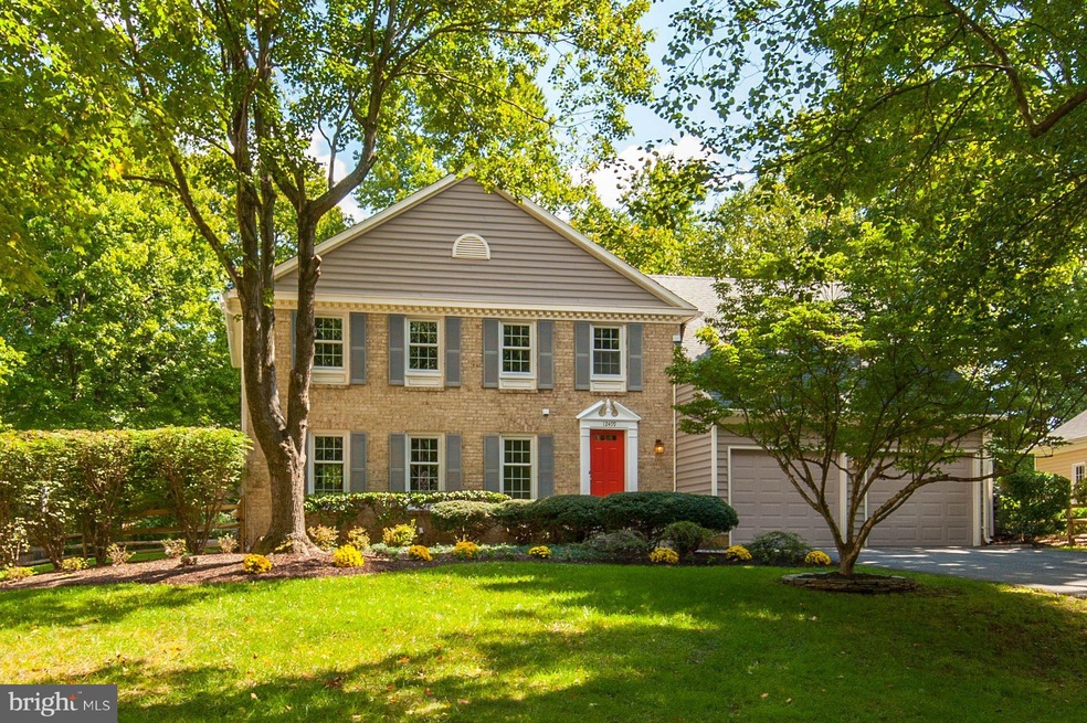12409 Goldfinch Ct, Potomac, MD 20854 - photo 1