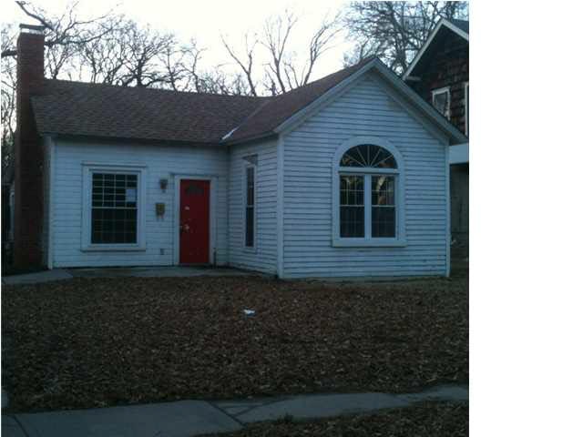Welcome to 1233 N. Forest