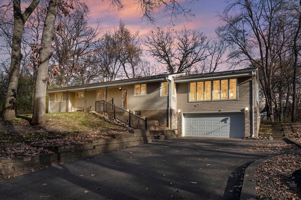 8125 Lea Rd, Bloomington, MN 55438 - photo 1