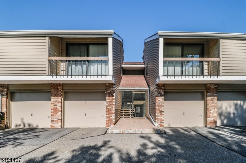 158 Overlook Dr, Clinton, NJ 08809 - photo 1